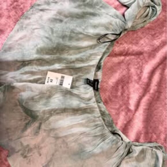 green tie dye crop top vacation or resort wear light weight breezy  2X #0739 - Picture 7 of 8